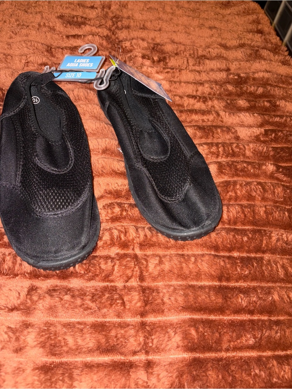 Black Slip-On Water Shoes with Cream Mesh Tote - Picture 7 of 7